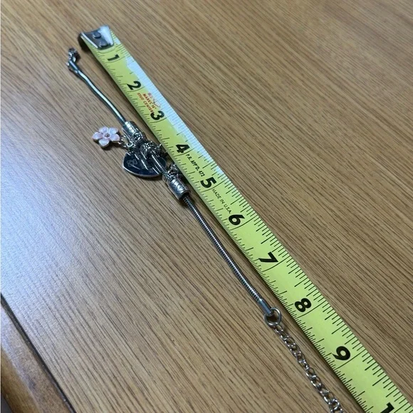 New Adjustable Mom Charm Bracelet – Teddy Bear & Flower Motif, Up to 10” - Picture 4 of 4